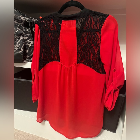 Women’s Blouse - Picture 2 of 2